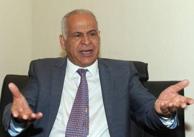 «عامر» يتقدم ببيان لوزير الكهرباء حول سرقة التيار في الأسواق العشوائية