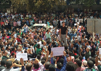 ?مصدر حكومى: تخفيف عقوبات قانون التظاهر «مسألة سياسية بحتة»