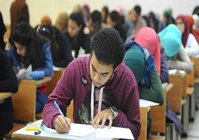 في أول أيام «الثانوية» بسوهاج.. «أولياء الأمور»: التفتيش الذاتي تسبب في ارتباك الطلاب