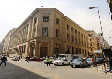 الصناع ينتظرون تعليمات «المركزى» للبنوك لحل أزمة الشركات المتضررة من التعويم