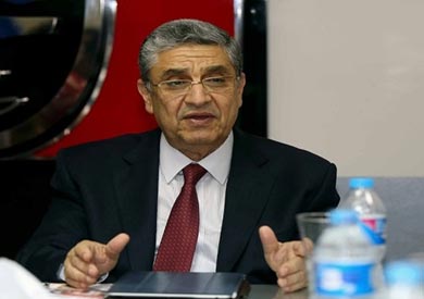 «شاكر» يستقبل ممثلي شركة «دونج فانج» الصينية لبحث إنشاء محطة توليد كهرباء بالفحم