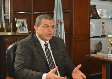 صرف 83 ألف جنيه إعانات طوارئ لـ74 عاملا بـ«الشرقية للملابس الجاهزة»