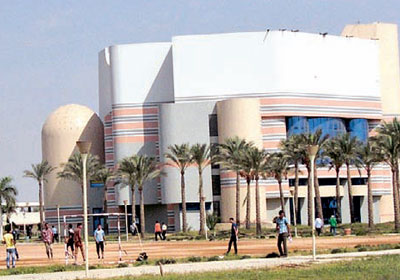 أرض ومبان معهد العاشر التى استغلتها جامعة آل ثابت