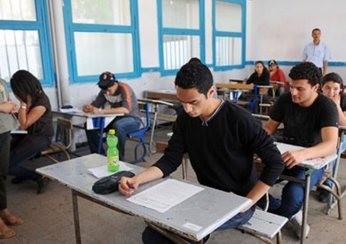 ارتياح بين طلاب الثانوية في القليوبية بعد امتحان الإنجليزي: الأسئلة ليس لها علاقة بالإجابات المسربة