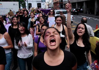 مسيرة لإحياء ذكرى اليوم العالمي للقضاء على العنف ضد المرأة بالإكوادور - أرشيفية