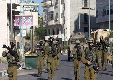 إسرائيل تفرض حظرا مؤقتا على دخول الفلسطينيين إلى أراضيها