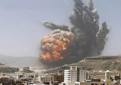 مقتل العشرات في اشتباكات وقصف جديد باليمن