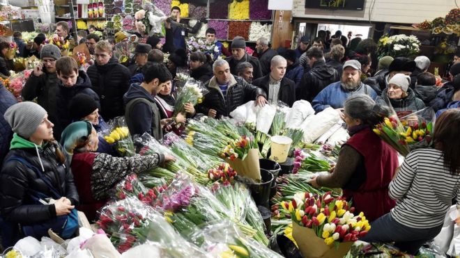 «زهور للإيجار» استعدادا لليوم العالمي للمرأة في روسيا