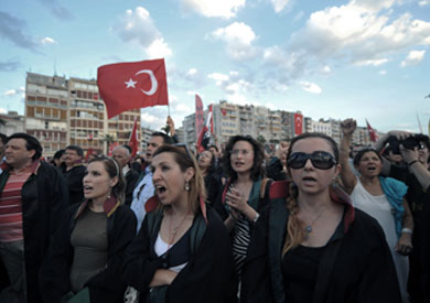 تظاهرة في إسطنبول احتجاجًا على مقتل امرأة تعرضت لمحاولة اغتصاب - 

        