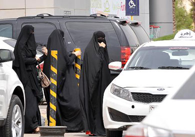 «سعوديات» يجددن مطالبتهن «بالحق فى القيادة» بـ«هاشتاج»: «أسوق_ بنفسى» - 

        