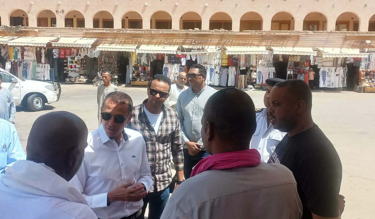 أسوان: تطوير بازار فيلة يعزز السياحة