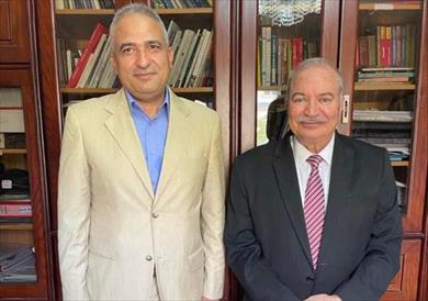 أحمد إبراهيم مع  الدكتور أحمد أمين حمزة
