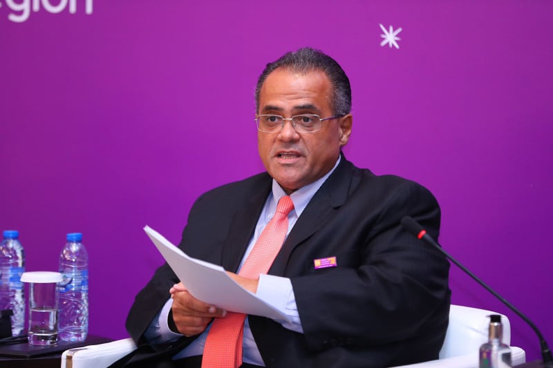 تكريم نائب رئيس جامعة عين شمس