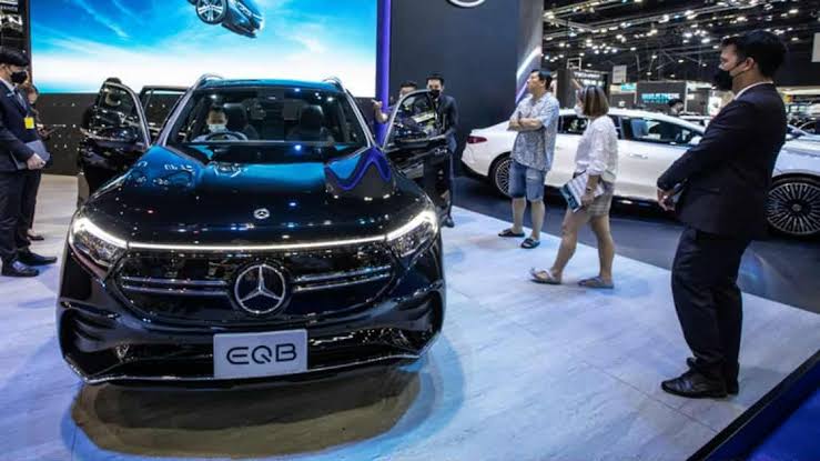 تراجع أرباح مرسيدس بنحو الثلث في الربع الثالث من 2025