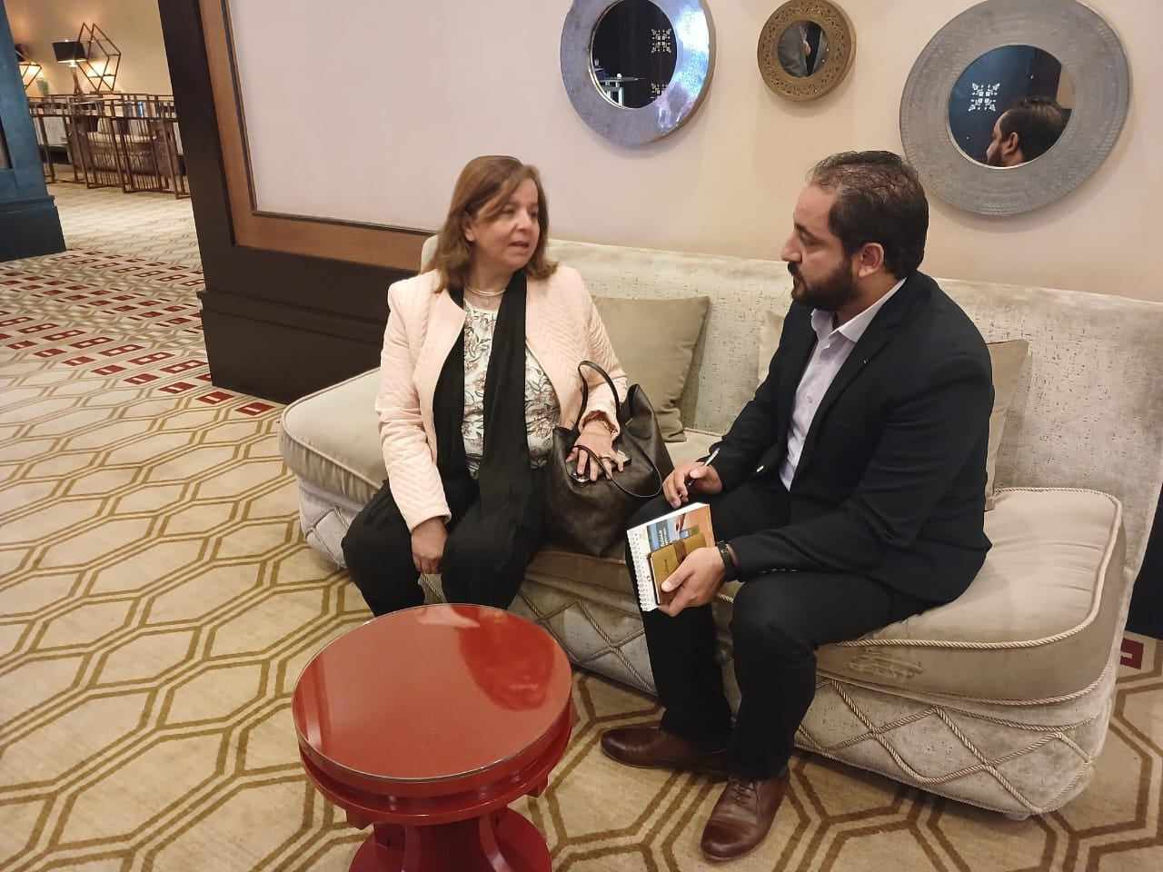 مي عبد الحميد الرئيس التنفيذي لصندوق الإسكان الاجتماعي أثناء حوارها مع الشروق