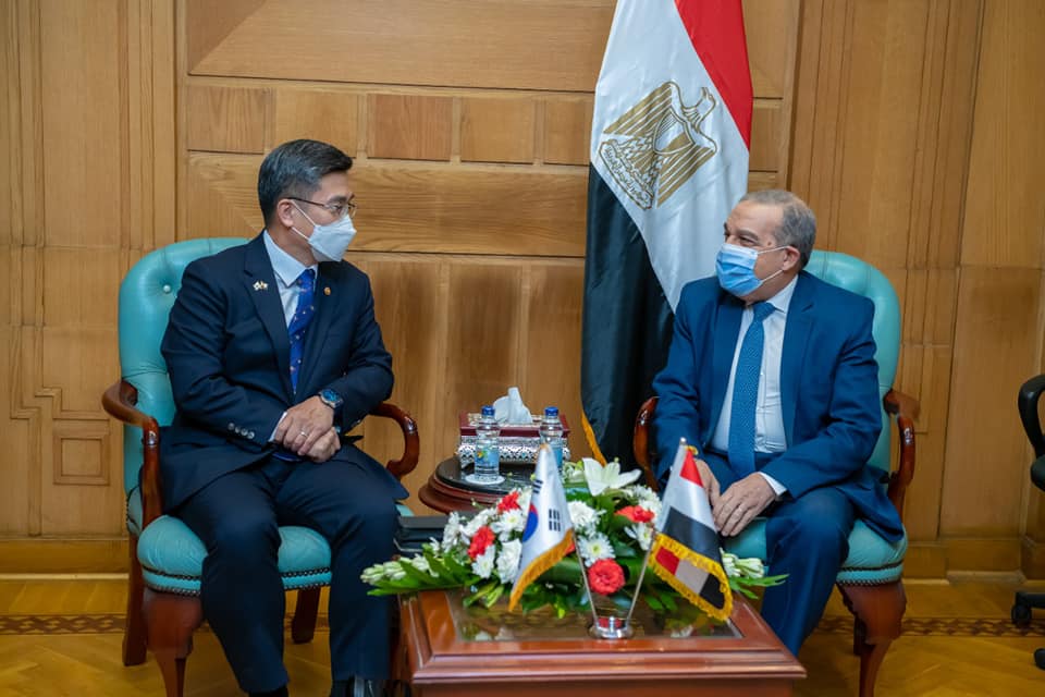 وزير الدولة للإنتاج الحربي ووزير دفاع كوريا الجنوبية