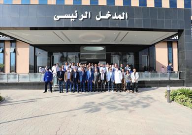 رئيس جامعة الزقازيق ووفد من المستثمرين يتفقدون مستشفى العاشر الجامعي