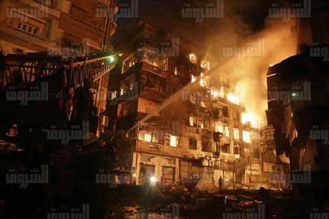 حريق فندق الرويعي بالعتبة- تصوير أحمد عبدالجواد