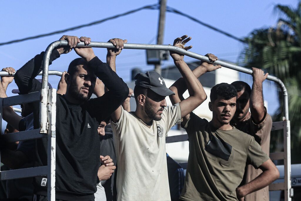 شهداء فلسطين في مستشفى الأقصى - د ب أ