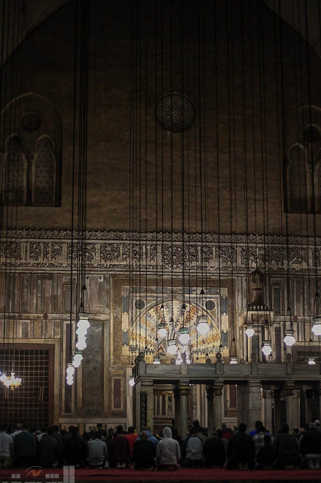 صلاة التراويح في ثالث أيام رمضان من مسجد السلطان حسن.. تصوير: عبدالرحمن دسوقي