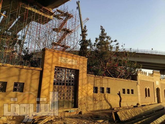 مقبرة طه حسين بعد مد محور ياسر رزق من أعلاها - تصوير بسنت الشرقاوي