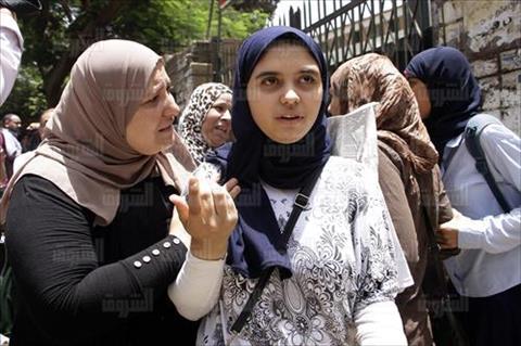 ثانوية عامة فيزياء وعلم نفس بمدرسة جمال عبد الناصر بالمهندسين تصوير احمد عبد الفتاح