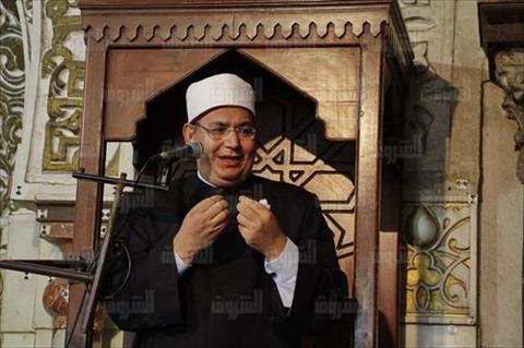 خطيب الجمعة بالجامع الأزهر يتجاهل الخطبة المكتوبة - تصوير: أحمد عبد اللطيف