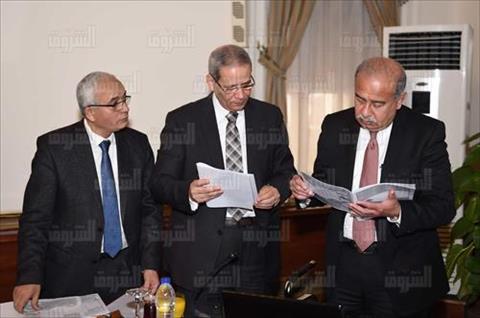 رئيس مجلس الوزراء يجتمع بوزير التربية والتعليم -تصوير سليمان العطيفى