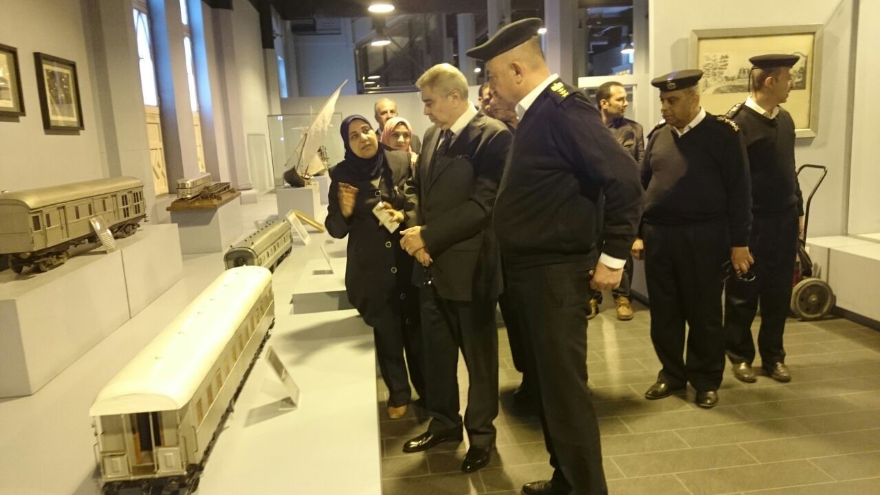 مدير شرطة النقل يتفقد متحف سكة حديد القاهرة