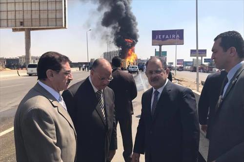 وزير الداخلية يتفقد موقع انفجار خط غاز التجمع الخامس