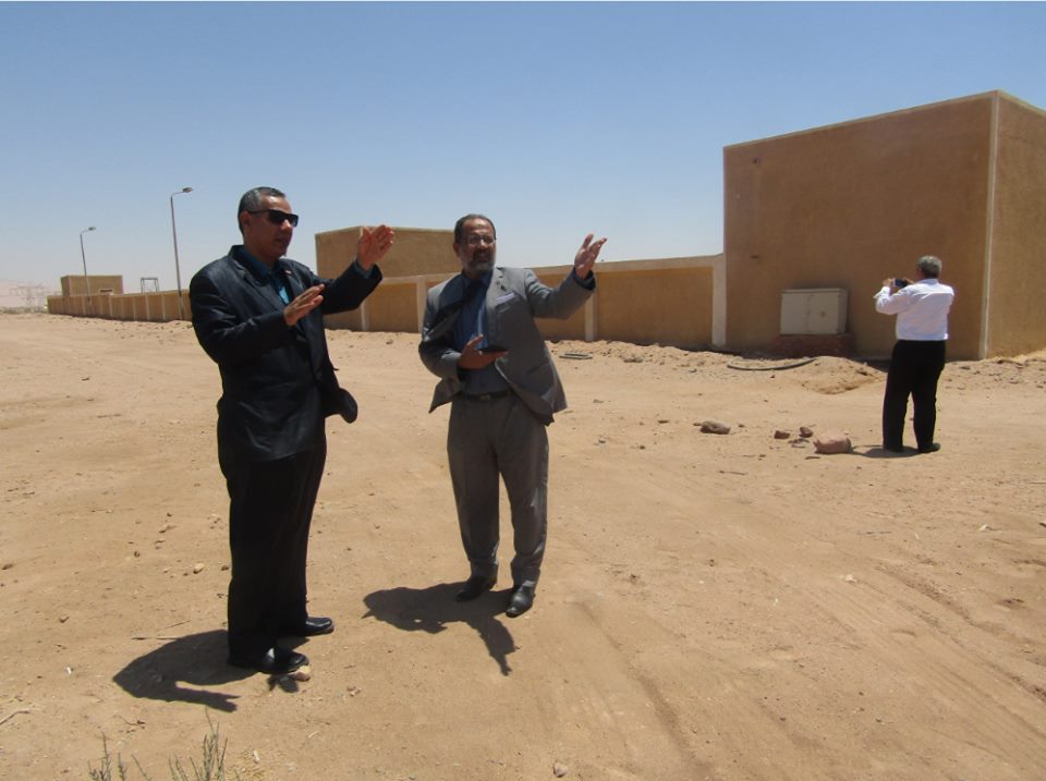 لجنه لمعاينة موقع انشاء بنك علي مساحة 600 متر بمدينة أبورديس