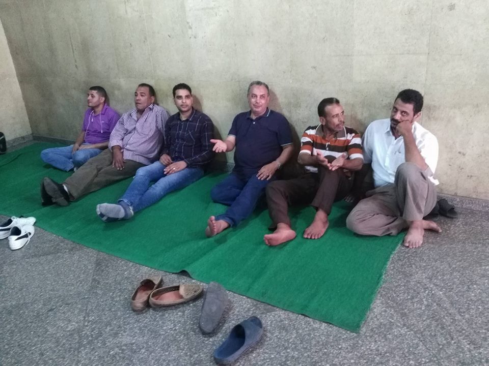 اعتصام مفتوح للعاملين باتحاد العمال للمطالبة بالعلاوة ومنح العيد