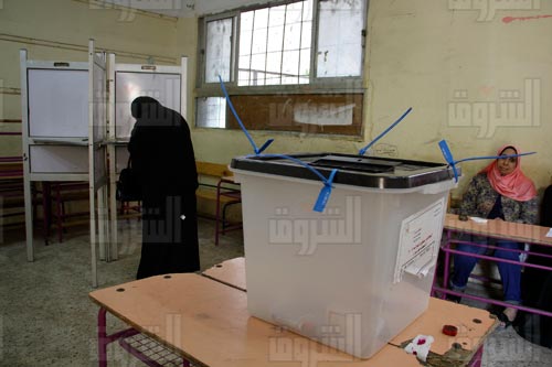 التصويت في جولة الإعادة بالمرحلة الأولى من انتخابات برلمان 2015 - تصوير أحمد عبداللطيف