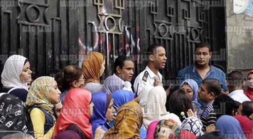اشتباكات بين طلاب «تقليل الاغتراب» وأمن «التعليم العالي» - تصوير: أحمد عبد الجواد