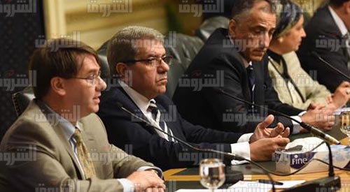 مؤتمر صحفي للإعلان عن إتمام الاتفاق بين الحكومة و«صندوق النقد» على القرض - تصوير: سليمان العطيفي