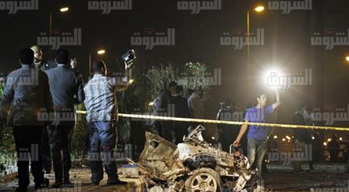 آثار انفجار سيارة مفخخة بالقرب من منزل النائب العام المساعد - تصوير: لبنى طارق