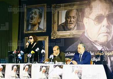 رفقاء المشوار يتذكرون حكاياتهم مع «صانع البهجة» في ليلة تكريمه بـ«القاهرة السينمائي» - تصوير محمد الميمونى