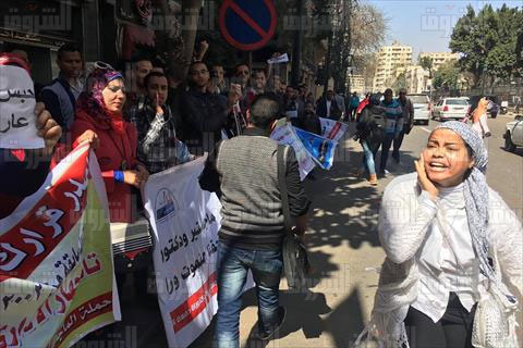 وقفة حملة الماجستير والدكتوراه أمام مجلس الوزراء- تصوير روجيه أنيس