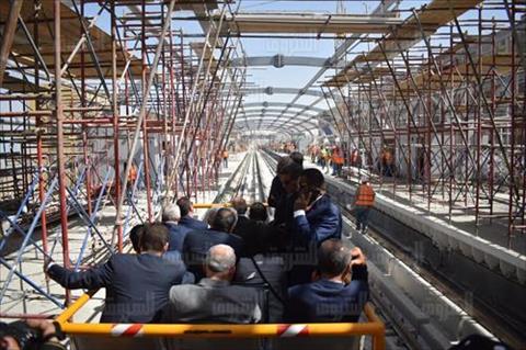 جولة وزير النقل بمحطات المترو الجديدة تصوير- زياد أحمد