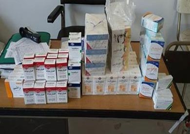 أدوية منتهية الصلاحية ومجهولة المصدر تم ضبطها داخل مركز جراحة مشهور بالفيوم