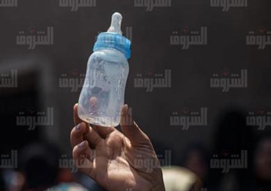 مظاهرات أمام «المصرية للأدوية» اعتراضا على وقف صرف ألبان الأطفال المدعمة - تصوير: روجيه أنيس