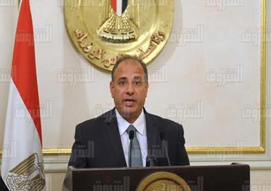 محمد سلطان محافظ البحيرة فى مؤتمر صحفى تصوير سليمان العطيفى
