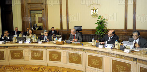 8 وزراء يناقشون الخطة الوطنية للتعامل مع العشوائيات