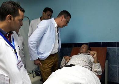 سامح الفونس اثناء مناظرته المرضى