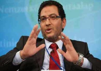 الدكتور عبدالله شحاتة مستشار وزير المالية