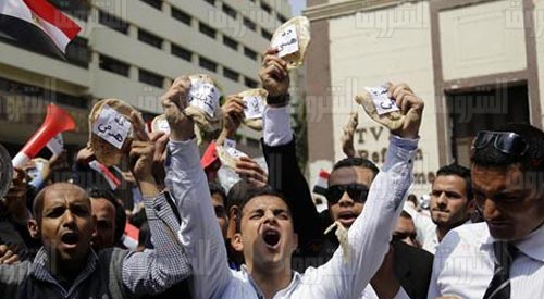مظاهرة حملة الماجستير والدكتوراة أمام مجلس النواب- تصوير لبنى طارق وأحمد عبدالجواد