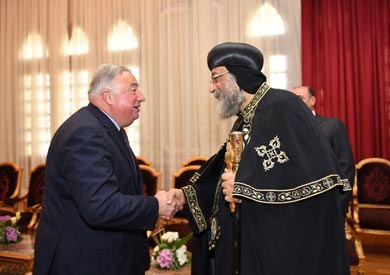 البابا تواضروس يستقبل رئيس مجلس الشيوخ الفرنسي