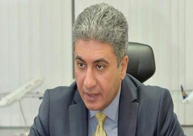 وزير الطيران المدني شريف فتحى