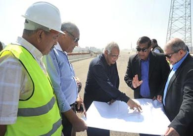 وزير النقل يراجع معدلات تنفيذ "الدائري الإقليمي" بعد نزع الملكية