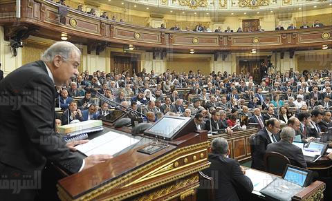 رئيس الوزراء يلقي كلمة الحكومة أمام مجلس النواب- تصوير سليمان العطيفي